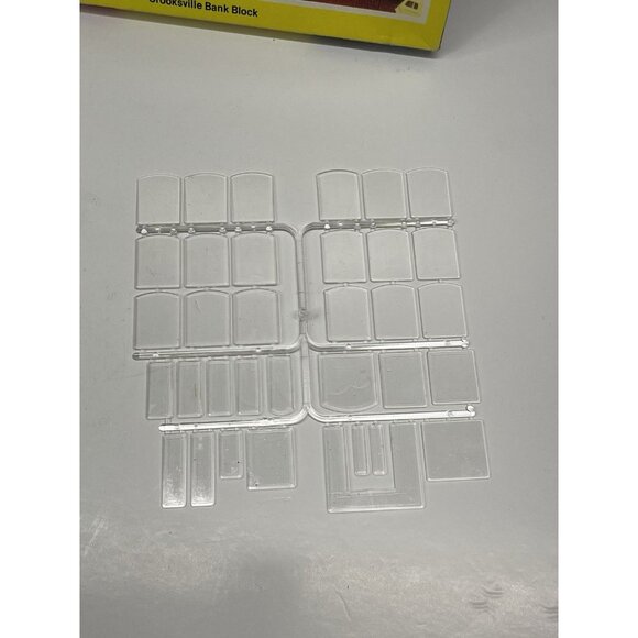 Heljan Con-Cor HO 903 Court House Square series “Crookville Bank Block” - Picture 6 of 15